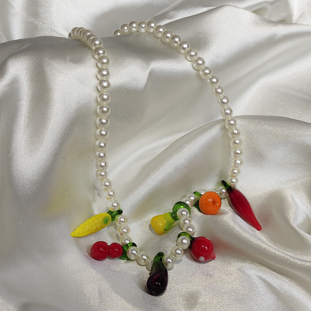 Collar perlas con frutas